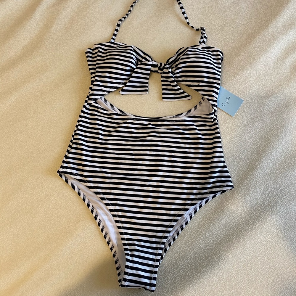 Cupshe Swimsuit Size Small